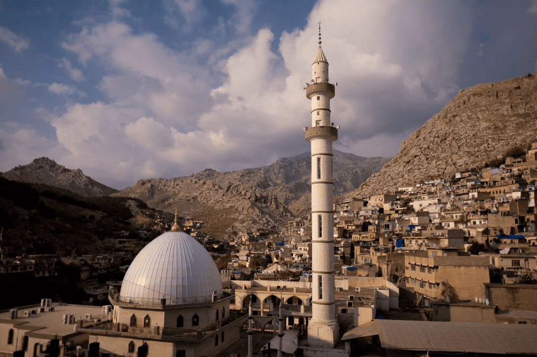 Iraq Moschea by Levi Meir Clancy on Unsplash
