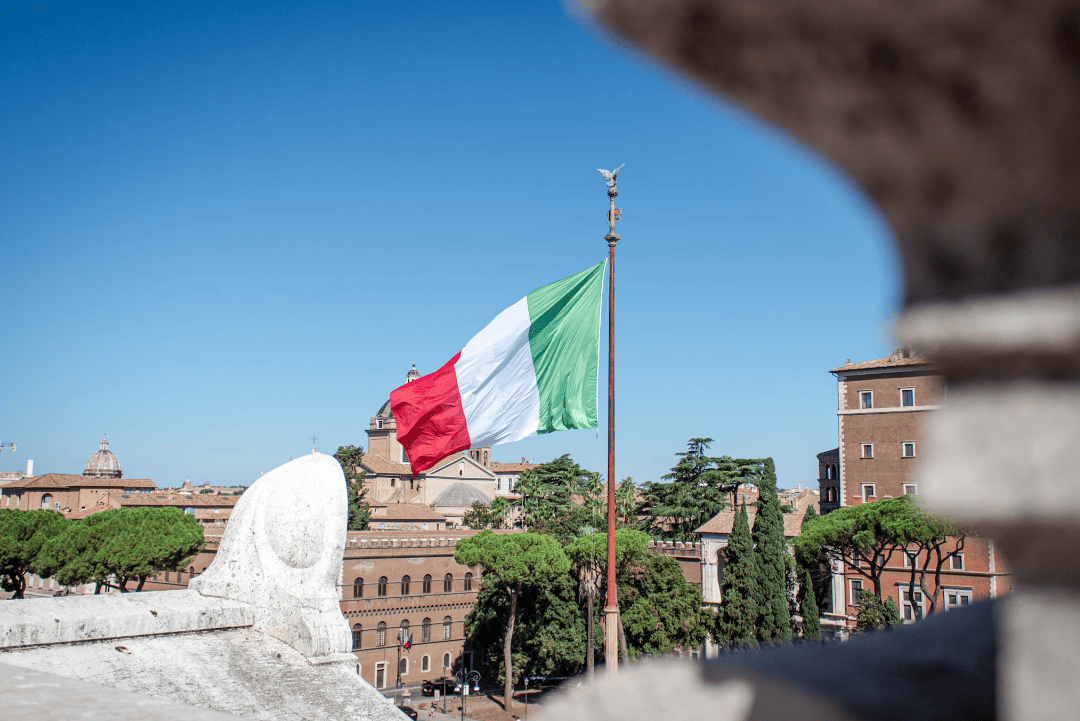 Italia Roma by Frederic Christian on Unsplash