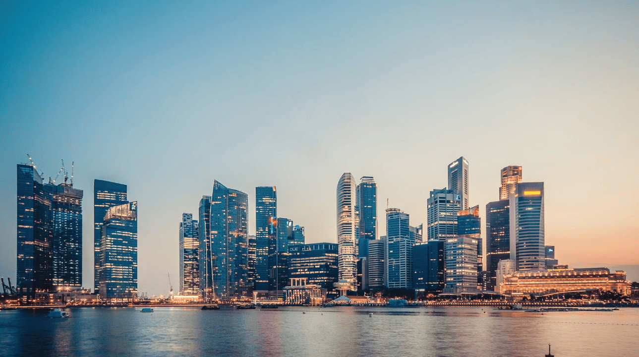 Singapore by Peter Nguyen on unsplash