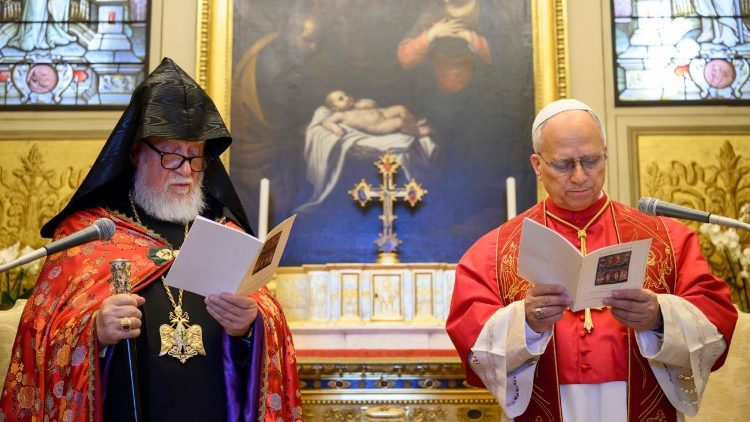 Leone XIV con Sua Santita Aram I credit Vatican Media