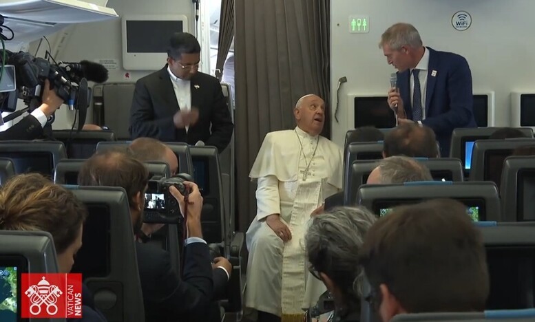 Papa aereo ritorno Viaggio Papua