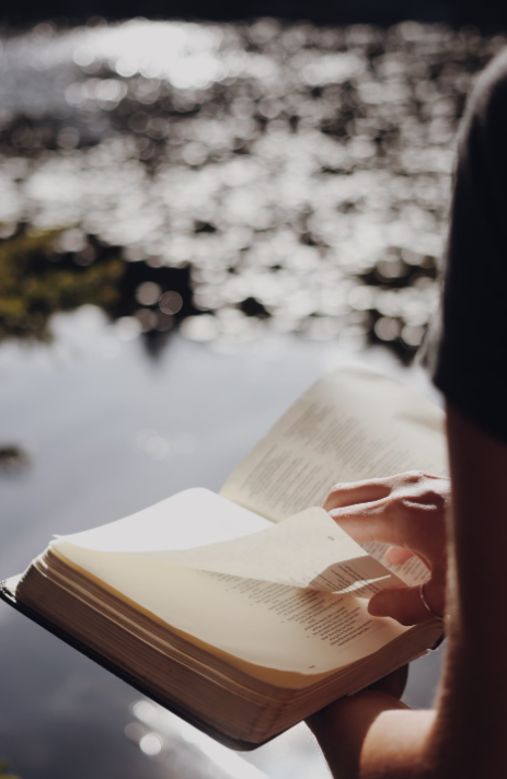 Bible by Jessica Mangano on Unsplash