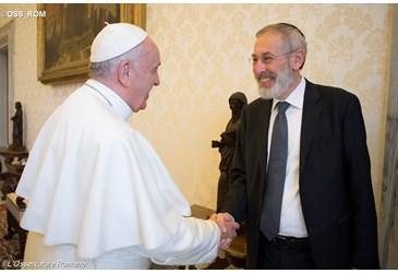 Papa Francesco con il rabbino capo di Roma Di Segni archivio rv