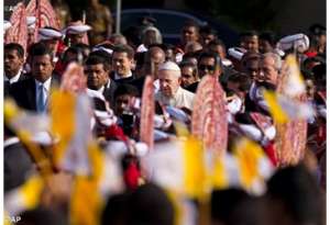 Il Papa accolto nello Sri Lanka nel 2015