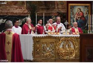 Papa Francesco durante la Consacrazione