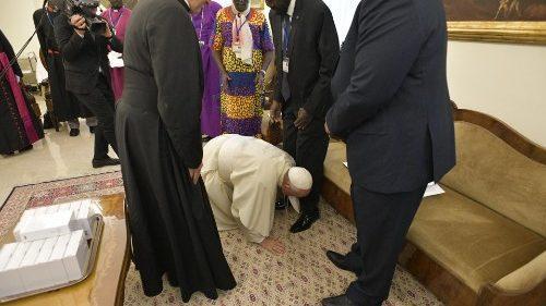 papa bacia i piedi