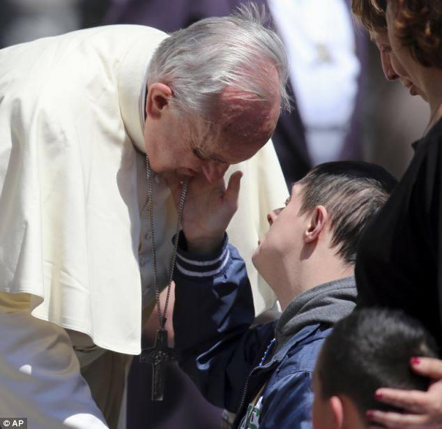 papa francesco disabile