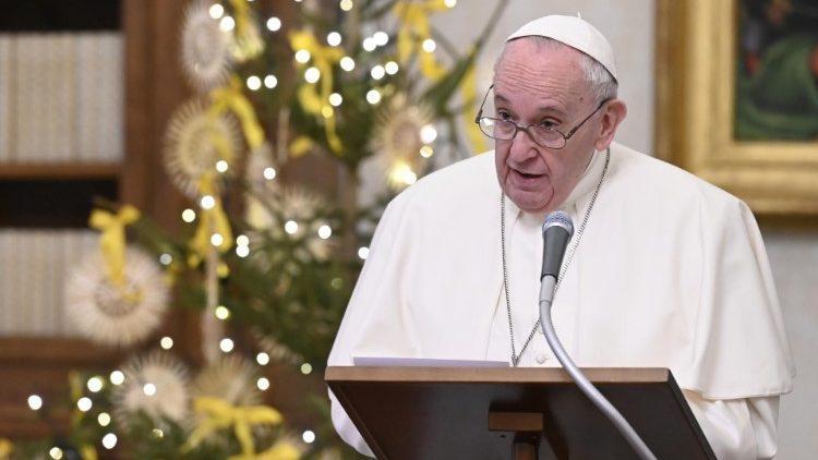 Angelus papa Francesco Biblioteca del Palazzo Apostolico