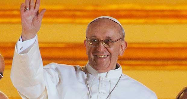 papa-francesco-saluto