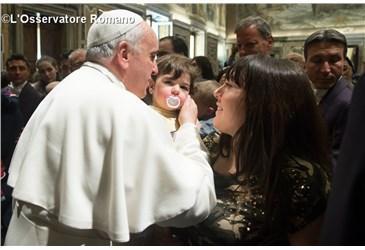 papa Francesco bimbo e mamma