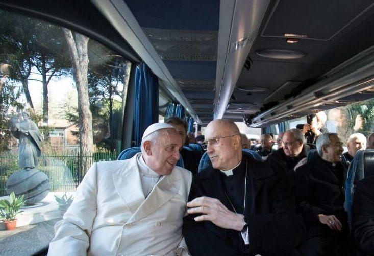 papa Francesco torna dagli Esercizi Spirituali ad Ariccia