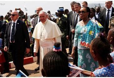 papa Francesco Bangui verso palazzo presidenziale