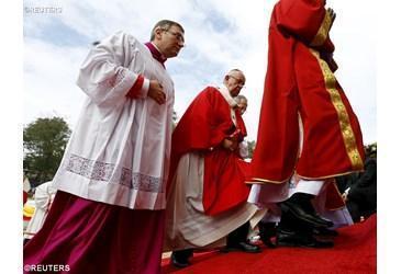 papa Francesco santa Messa Martiri Uganda