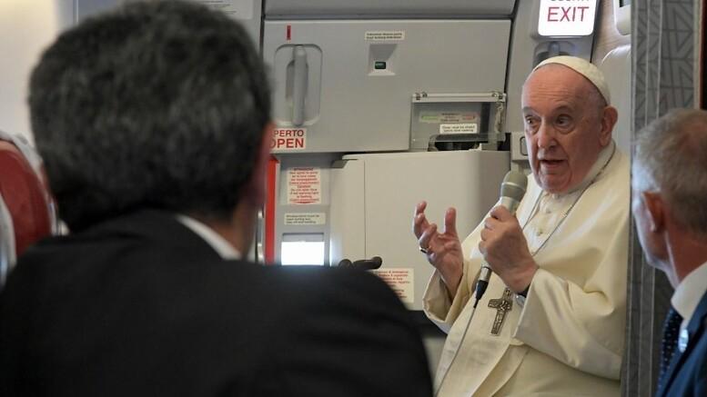 papa Francesco aereo ritorno Kazakistan