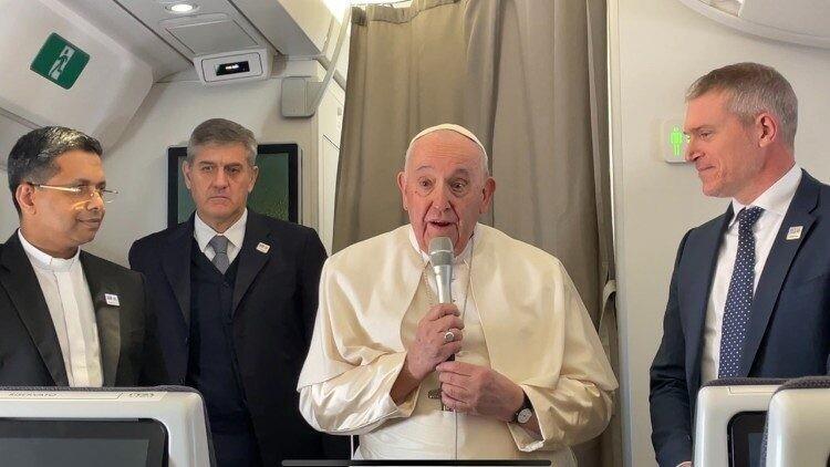 Papa volo verso Sudan