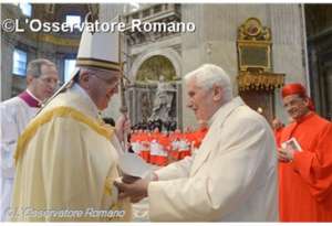 papa Francesco e Benedetto XVI