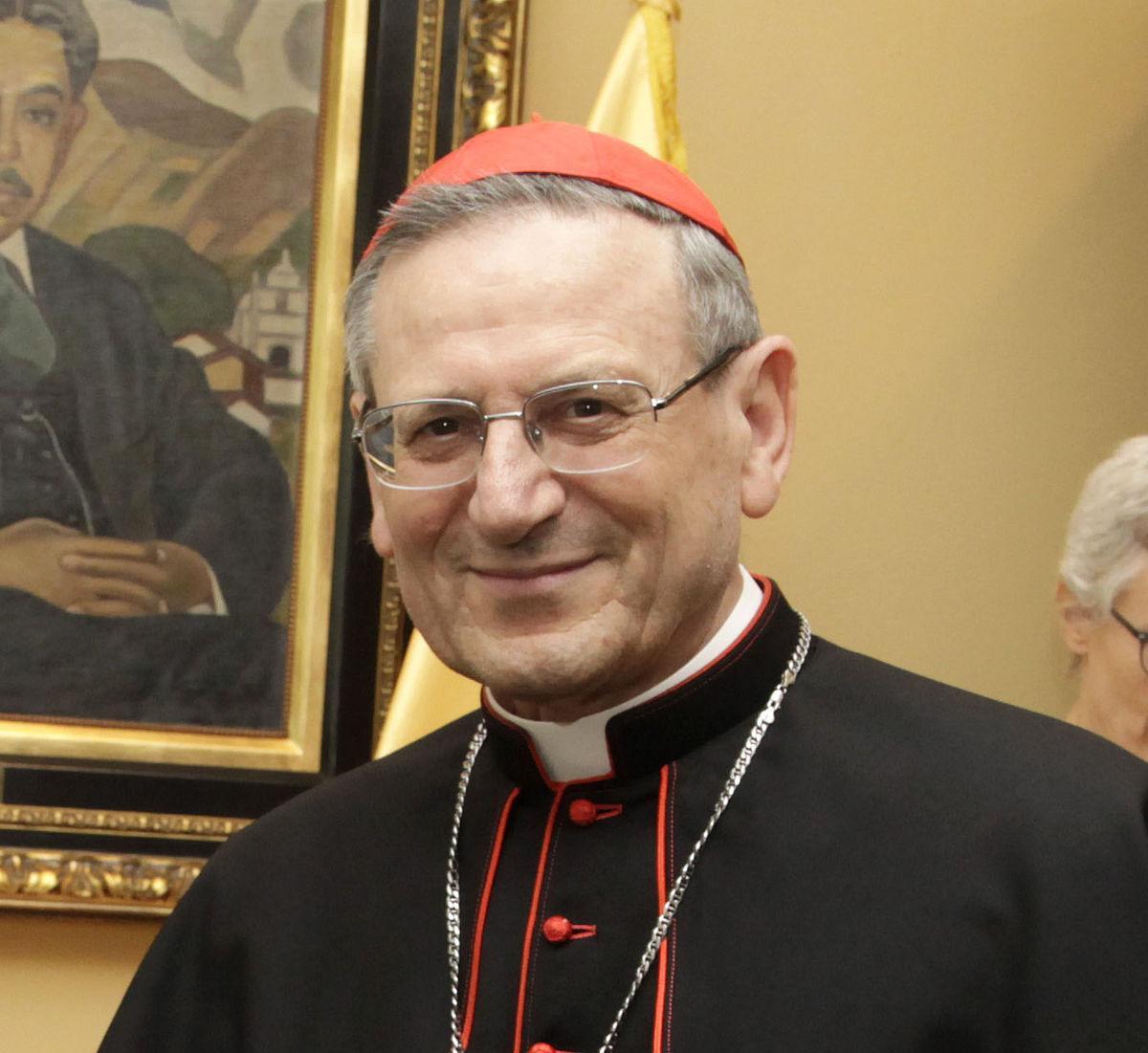 Visita de Cardenal Angelo Amato