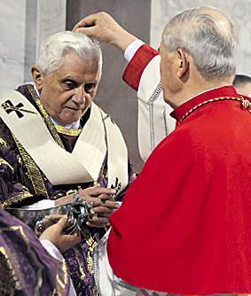 benedetto-xvi-ceneri-2008