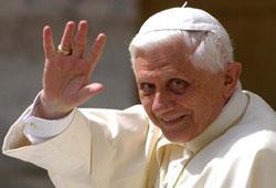 ratzinger-saluto.jpg