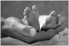 mano-e-piedi-bimbo
